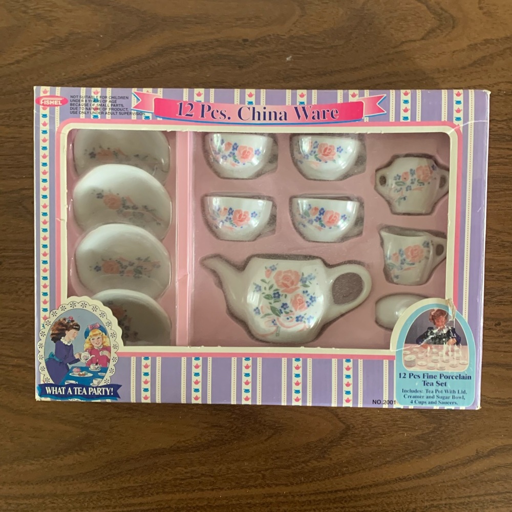 Fishel tea set